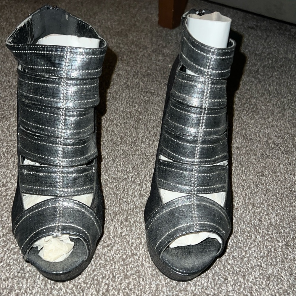 Black open toed heels size 10